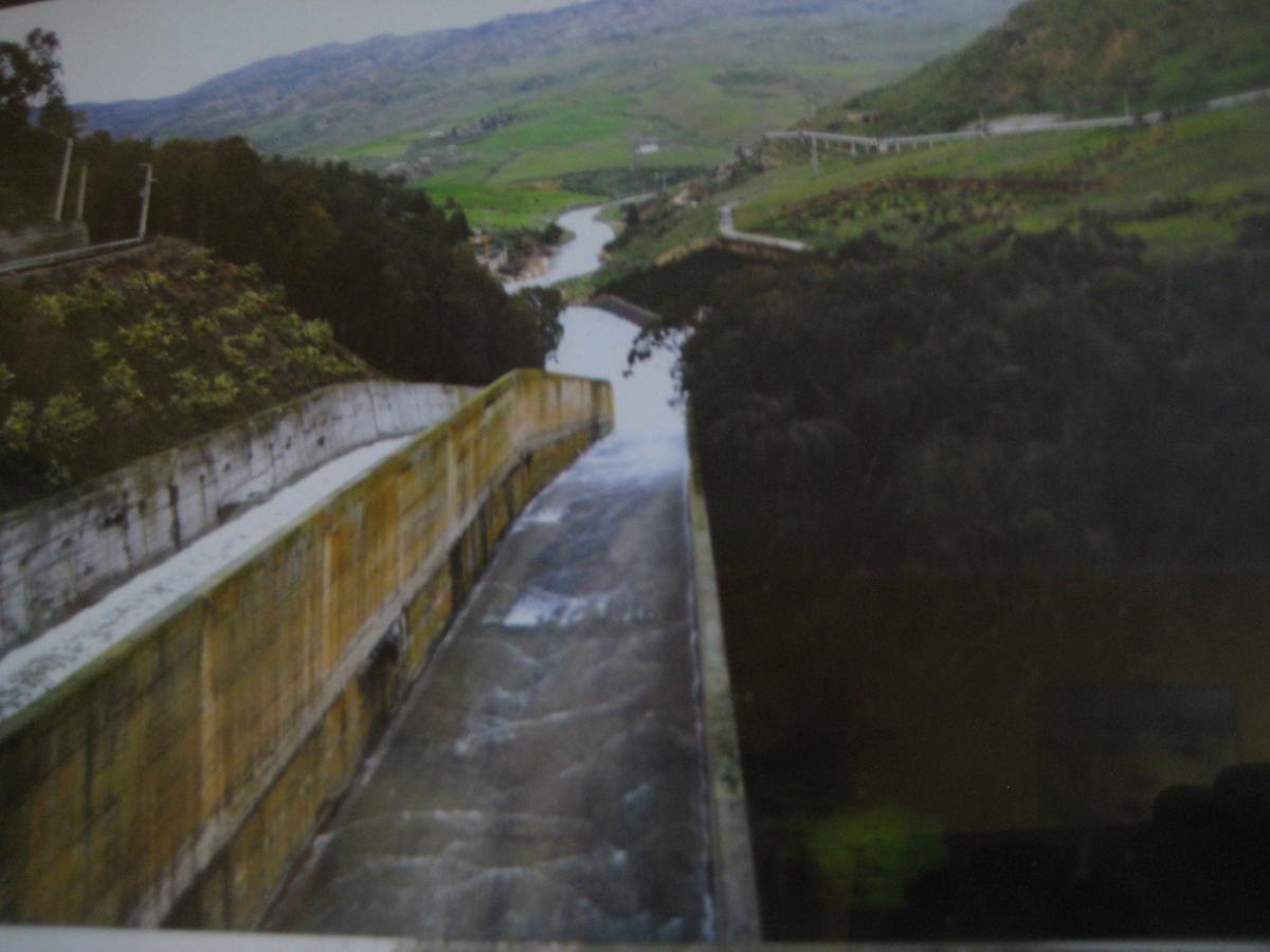 Oasi Del Lago Regalbuto エクステリア 写真