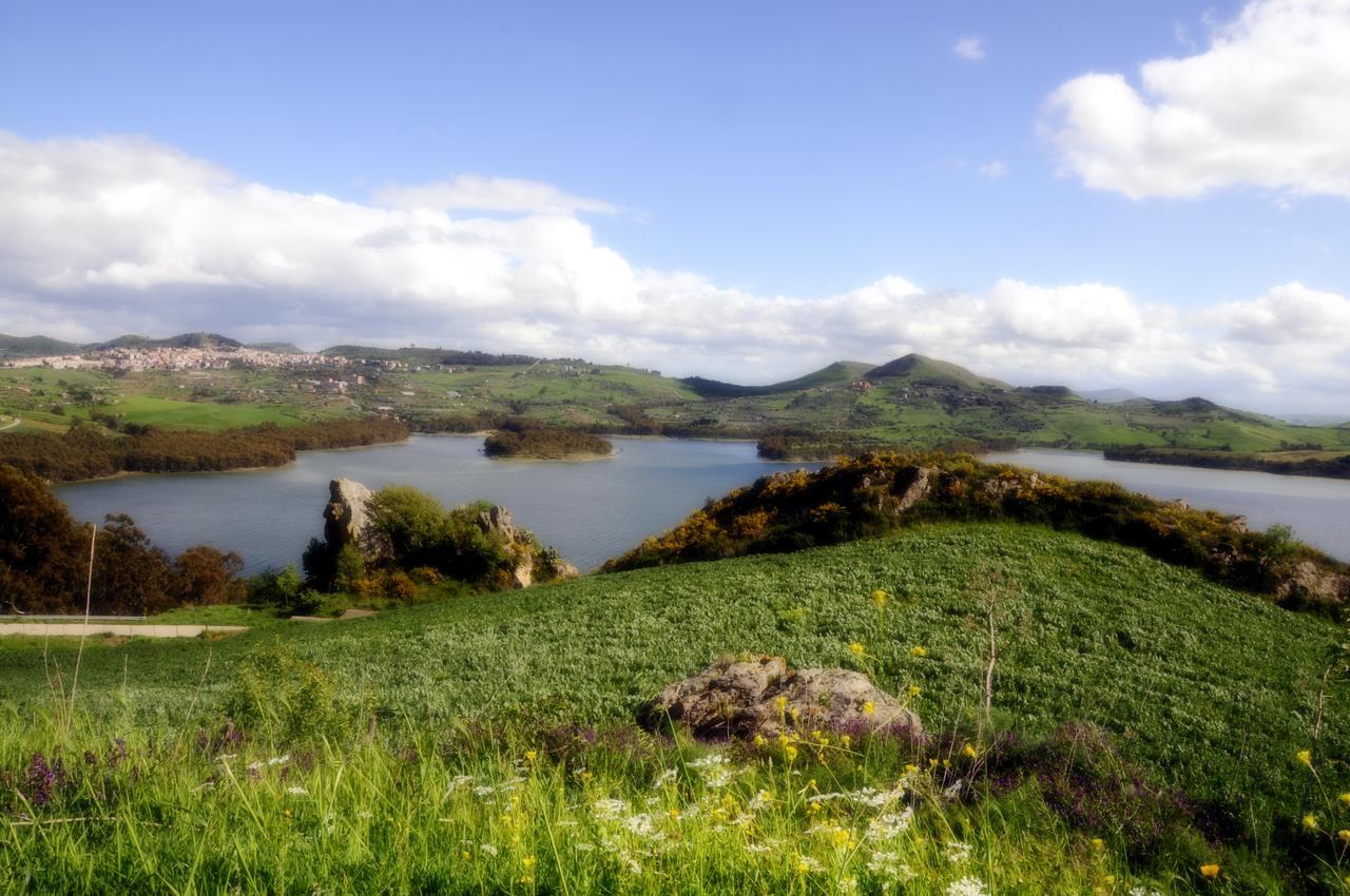 Oasi Del Lago Regalbuto エクステリア 写真